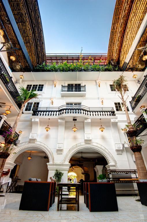 เล แกรนด์ พาเลียส บูทีค โฮเต็ล Hotel พนมเปญ ภายนอก รูปภาพ