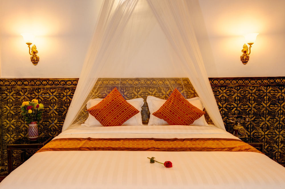 เล แกรนด์ พาเลียส บูทีค โฮเต็ล Hotel พนมเปญ ภายนอก รูปภาพ